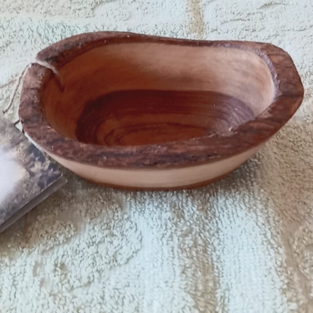 Italian Arte Legno handcrafted Olive Wood Bowl - Picture 4 of 5